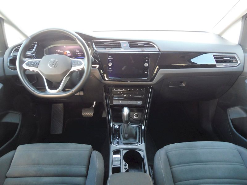 Volkswagen Touran (2022) Highline 1,5 TSI 110kW DSG - fotka 5 z 27