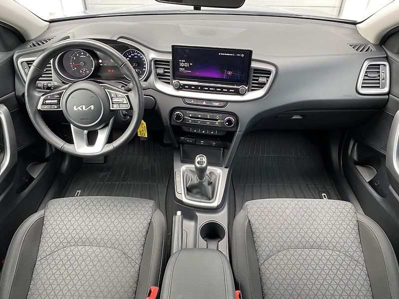 Kia Ceed 1.5 T-GDi 103 kW Spin - fotka 10 z 26