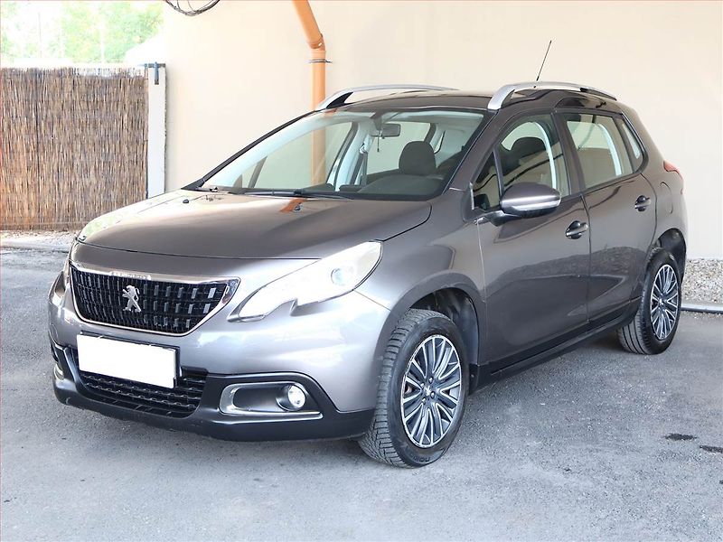 Peugeot 2008 (2017) 1.2 PureTech, Automat, Navi - fotka 2 z 14