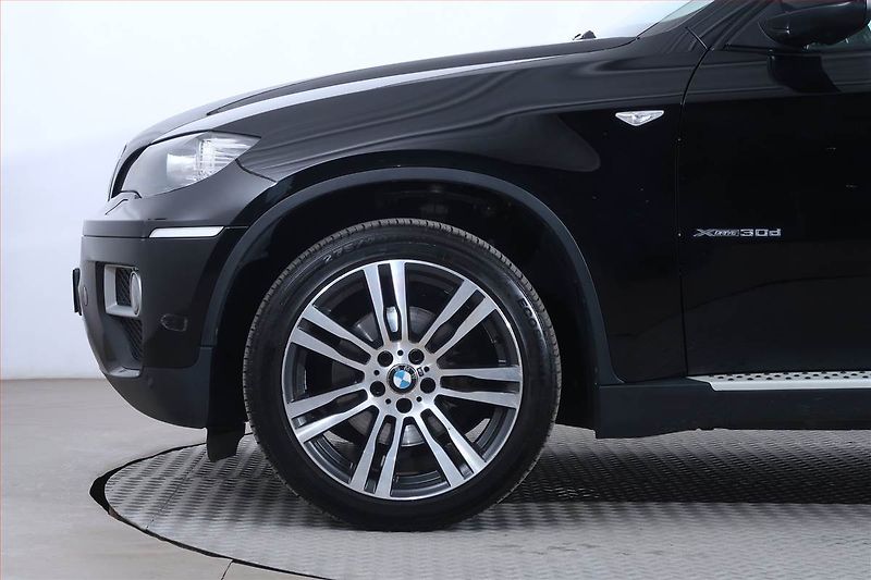 BMW X6 (2013) xDrive30d - fotka 15 z 27