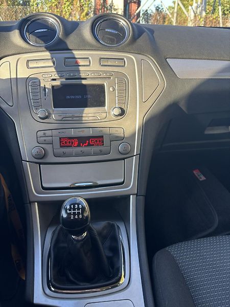 Ford Mondeo (2008) 2.0 /103kW - fotka 10 z 17