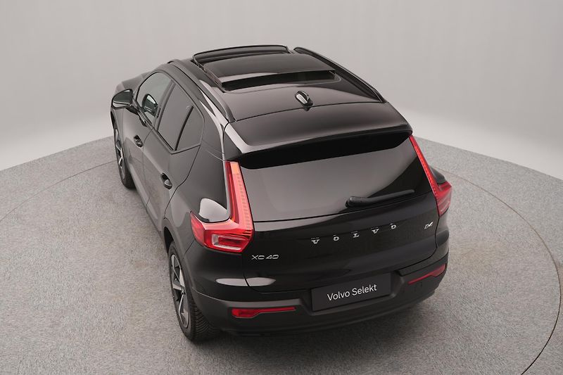 Volvo XC40 B4 DARK ULTRA REZERVACE - fotka 15 z 48