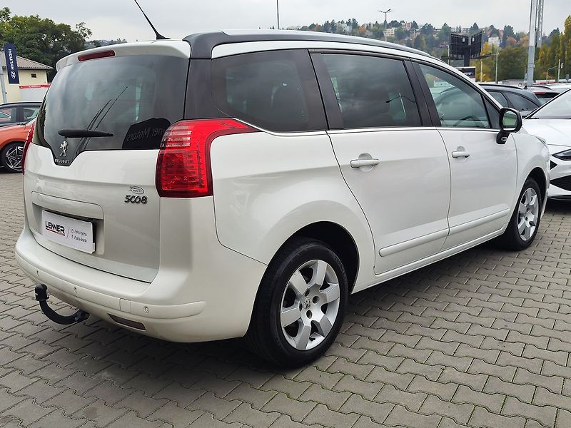 Peugeot 5008 2.0 HDI/110kW Allure - fotka 5 z 35