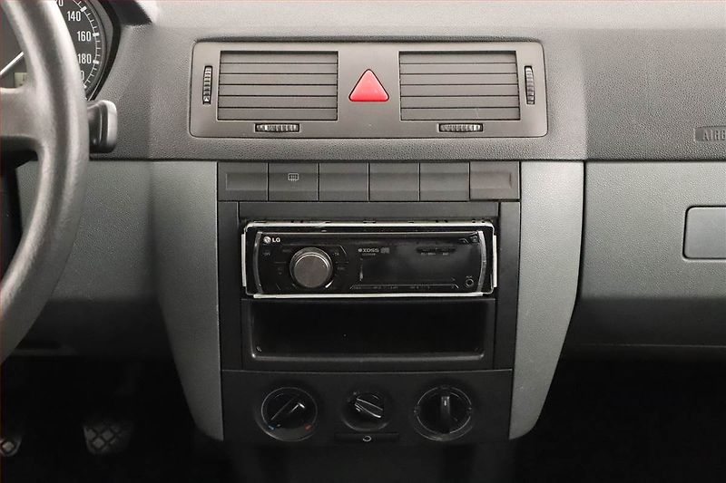 Škoda Fabia (2003) 1.2, nová STK, plně pojízdný - fotka 8 z 9