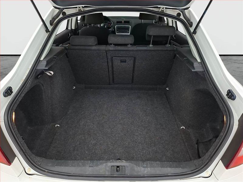 Škoda Octavia (2010) 1.6 TDI, Xenony, Tempomat - fotka 13 z 17