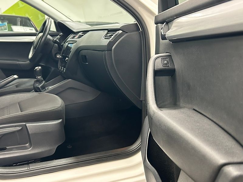 Škoda Octavia (2018) 1.4 G-Tec Ambition 2018 | Záru - fotka 28 z 54