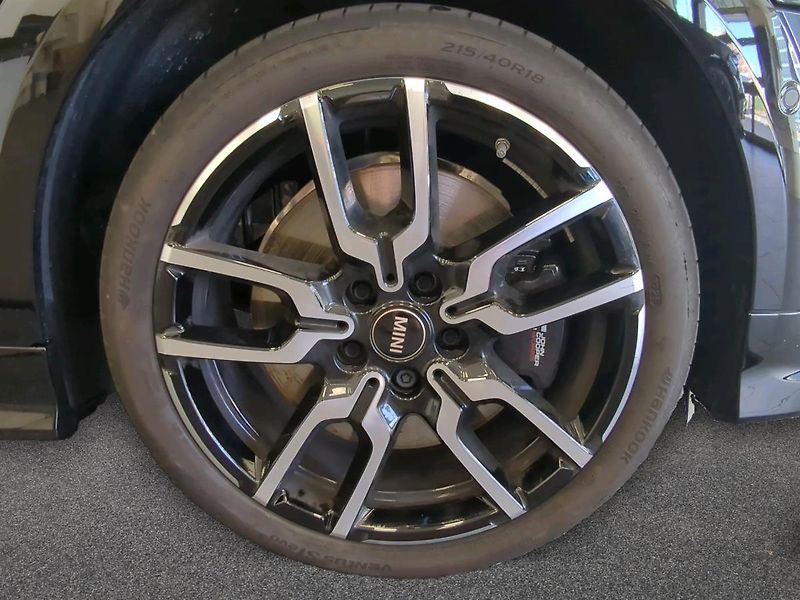 Mini Cooper Cabrio S - fotka 17 z 18