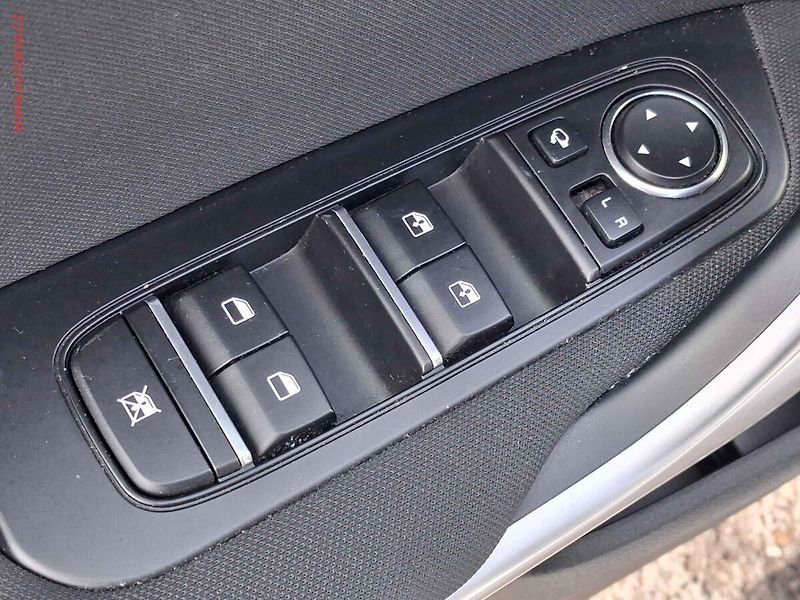 Kia Ceed (2022) 1.5 T-GDi SW, 2.maj,ČR, TOP - fotka 11 z 19