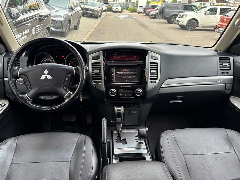 Mitsubishi Pajero 3,2 DI-D  Instyle 4x4+Serviska - fotka 14 z 32