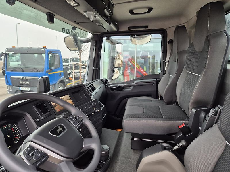 MAN TGL TRAKTOR NOSIČ KONTEJNERU - fotka 6 z 21