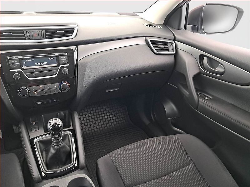 Nissan Qashqai (2017) 1.2 DIG-T, Serv.kniha - fotka 8 z 18