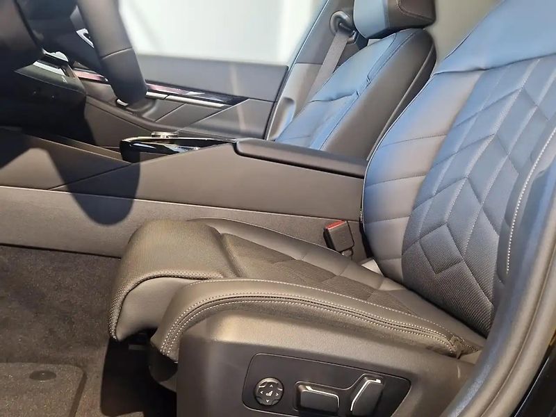 BMW i5 eDrive40 M-Sport 360 DA+ HuD T - fotka 5 z 9