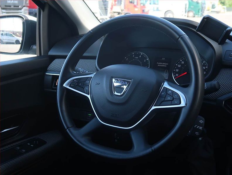 Dacia Sandero (2022) 1.0 TCe, LPG, ČR,1.maj - fotka 18 z 18