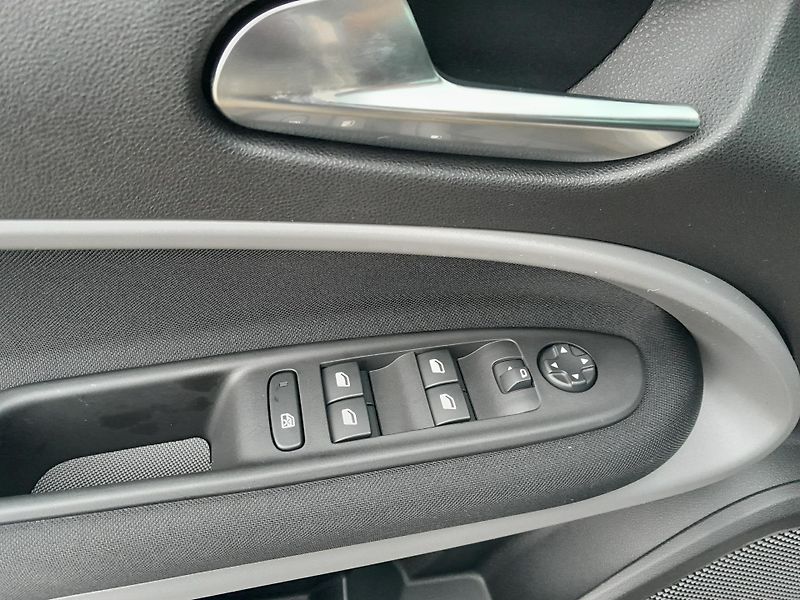 Jeep Avenger (2026) Longitude 1,2 110 PS automat - fotka 14 z 36