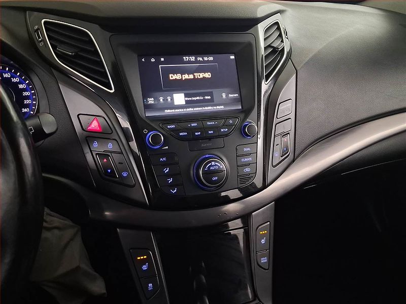 Hyundai i40 (2019) 1.6 CRDi, Navi, Tempomat - fotka 12 z 17