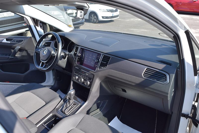 Volkswagen Golf Sportsvan (2020) 1.5TSI EVO 110kw DSG LED TAŽNÉ - fotka 39 z 48