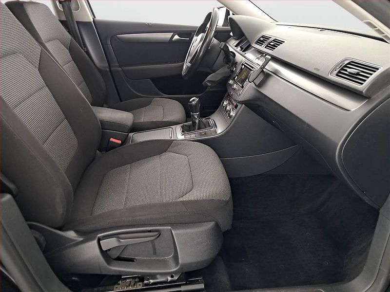 Volkswagen Passat (2014) Comfortline 2.0 TDI, Navi - fotka 9 z 17