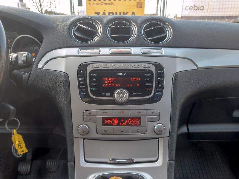 Ford Galaxy (2009) 2.0D 85KW 7 – TAŽNÝ - fotka 20 z 44