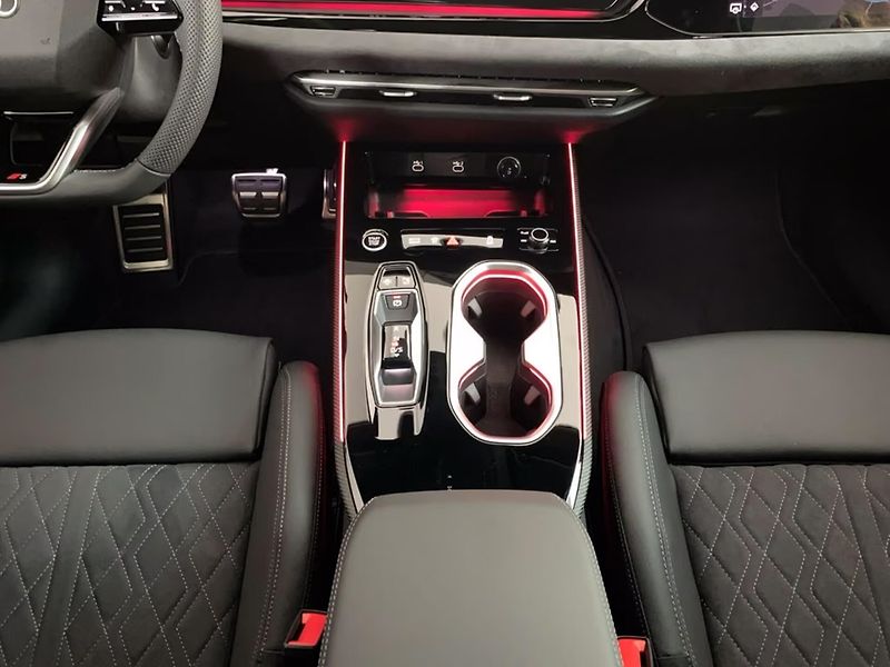 Audi A6 e-hybrid q S-Line 360 Tech+ - fotka 14 z 16