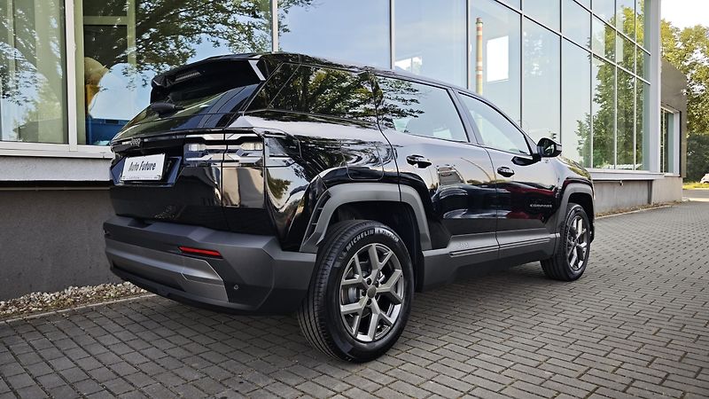 Jeep Compass (2026) Altitude hybrid 145PS automat  - fotka 3 z 42