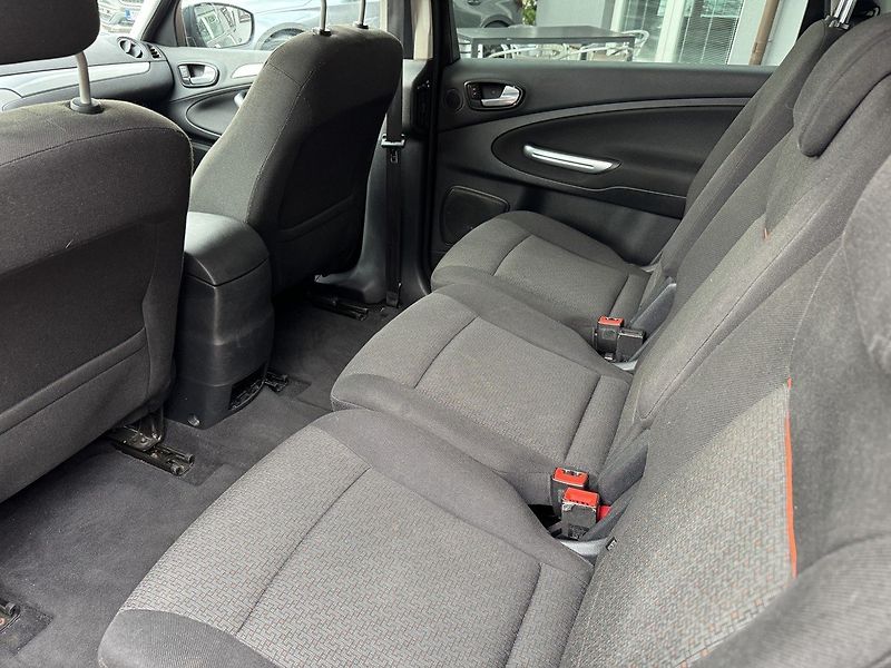 Ford S-MAX (2009) 2.0TDCi Navi 7Míst Tažné Z. - fotka 24 z 45