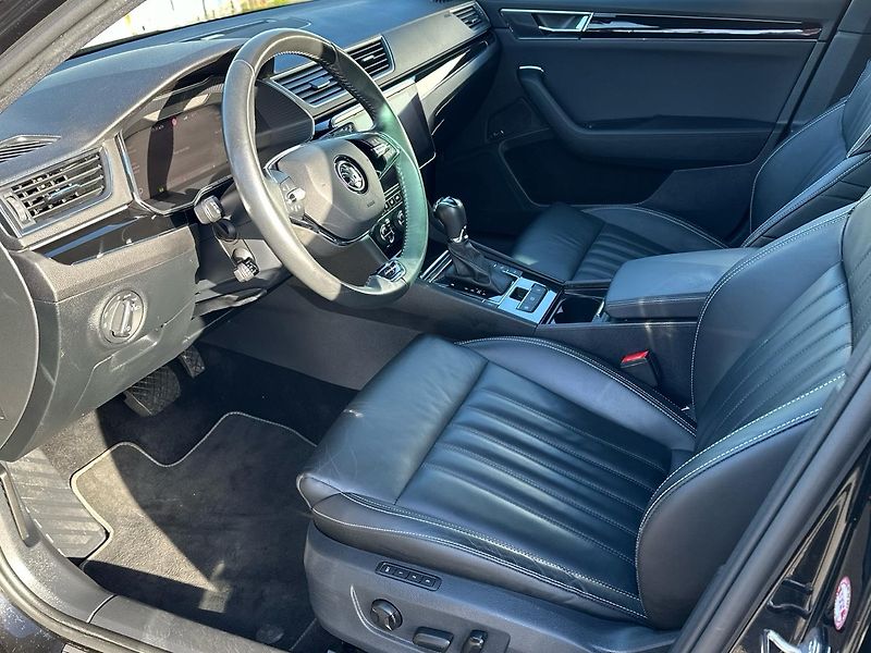 Škoda Superb L&K 2.0 TDI 147 kW DSG Combi - fotka 10 z 23