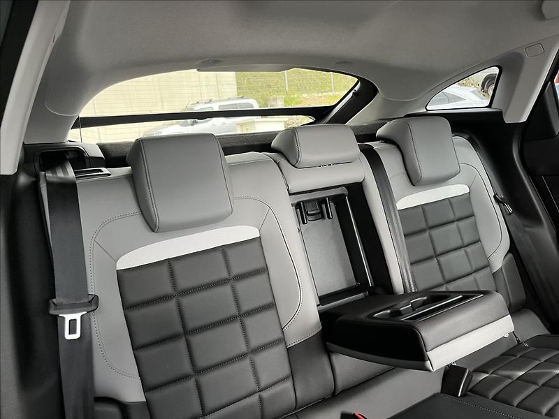 Citroën C4 1,2   MAX 136 HYBRID Ë-DCS6 - fotka 5 z 20