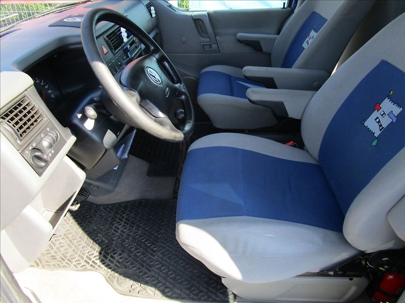 Volkswagen Multivan 2.5TDi 111kW, Atlantis, 7 míst - fotka 17 z 53