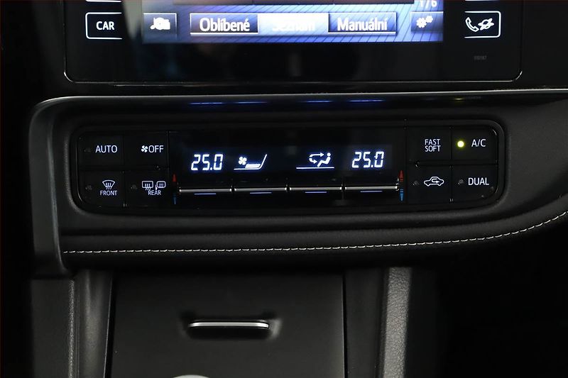 Toyota Corolla (2018) 1.6 Valvematic, Serv.kniha - fotka 12 z 18