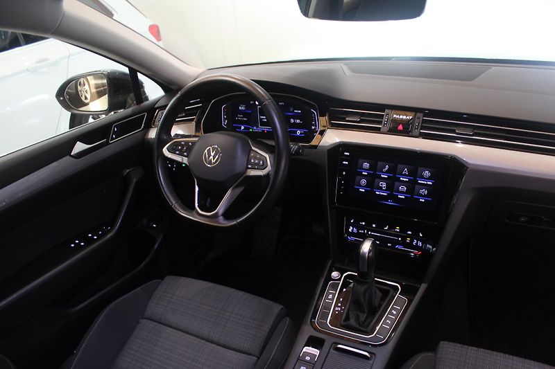 Volkswagen Passat (2022) 2.0TDI DSG Display LED TAŽNÉ - fotka 29 z 37