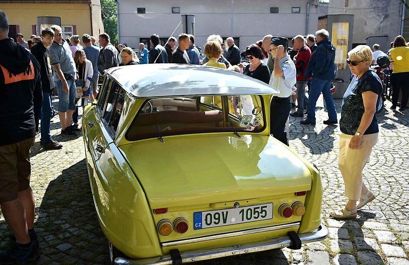 Nablýskaní veteráni projížděli v sobotu celým jihem Prostějovska. Konala se zde tradiční Veterán rallye. 17.6. 2023