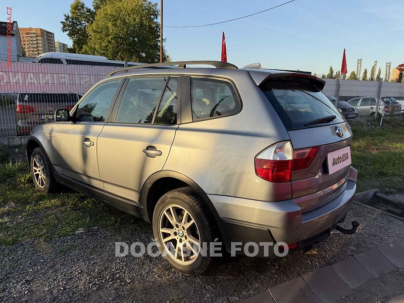 BMW X3 (2008) 2.0 i xD, panorama, AC - fotka 2 z 3