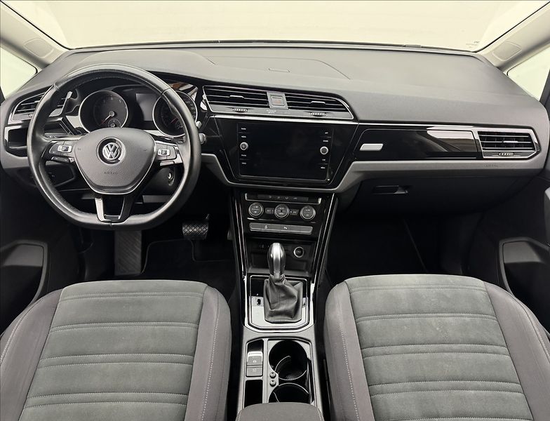 Volkswagen Touran 1,4 DSG KAMERA TAŽNÉ 1.MAJ ČR - fotka 7 z 38