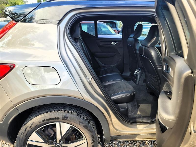 Volvo XC40 T4 Recharge,R-design kůže - fotka 13 z 43