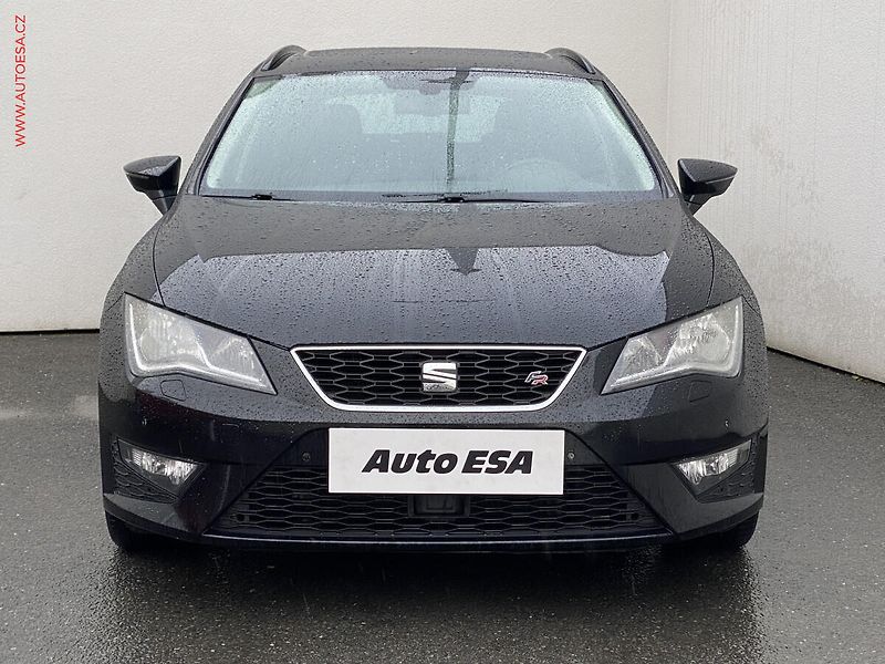 Seat Leon (2014) 2.0 TDi, FR, TZ, park.asist - fotka 2 z 17