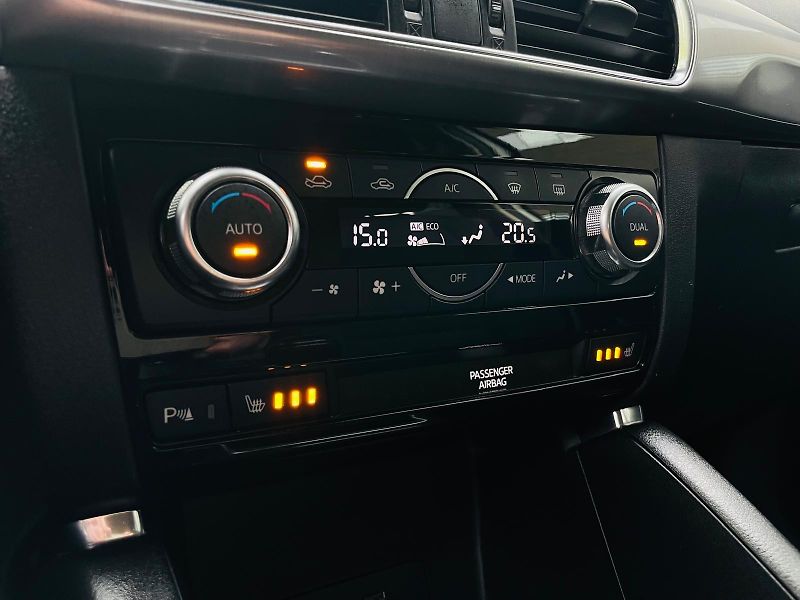 Mazda CX-5 2.0i VÝHŘEV SENZORY TAŽNÉ 2WD  - fotka 34 z 46
