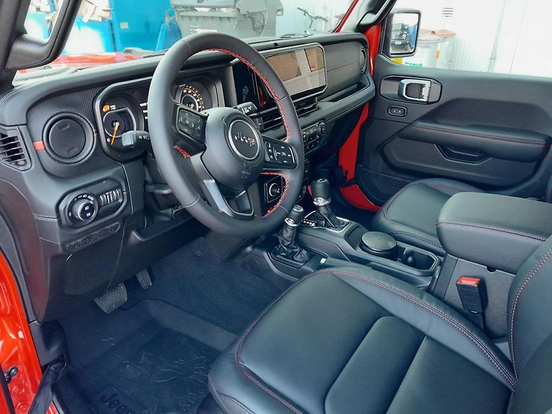 Jeep Wrangler (2024) Unlimited 2,0T  Rubicon ČR - fotka 22 z 44