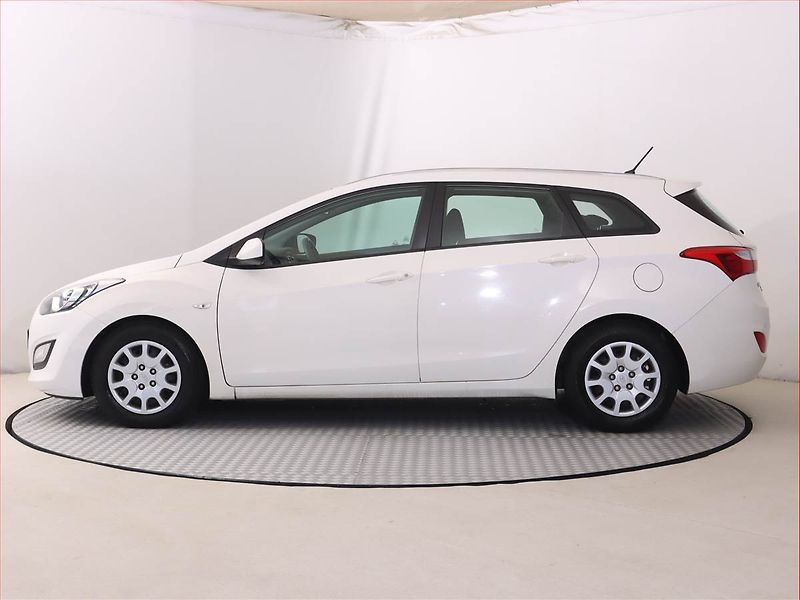 Hyundai i30 (2013) 1.6 CRDi, Serv.kniha - fotka 3 z 15