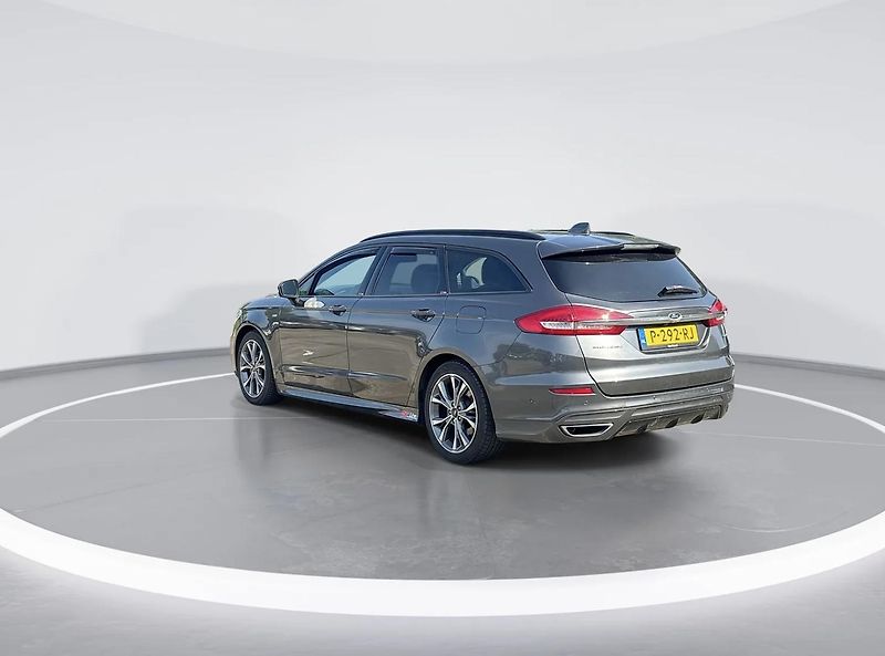 Ford Mondeo (2020) 2.0 HEV 138 kW eCVT ST-Line - fotka 4 z 19