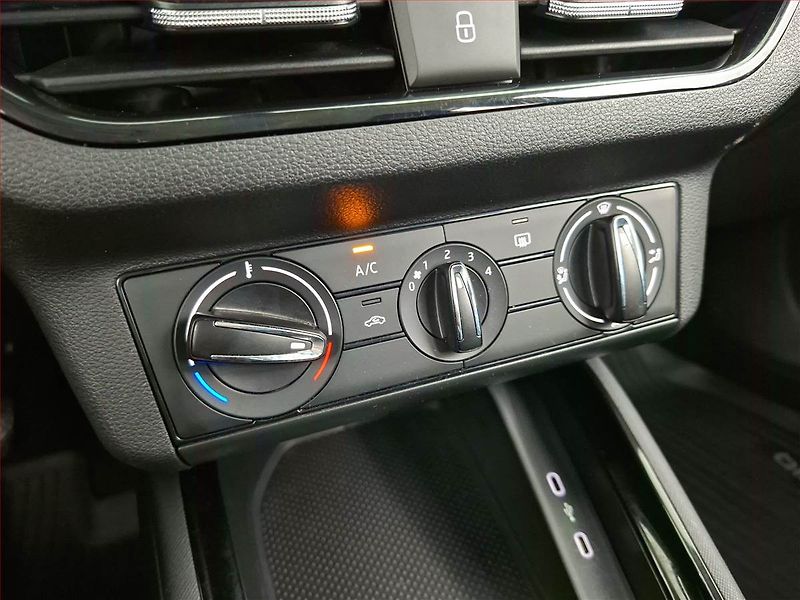 Škoda Kamiq (2022) Ambition 1.0 TSI, ČR,1.maj - fotka 14 z 15