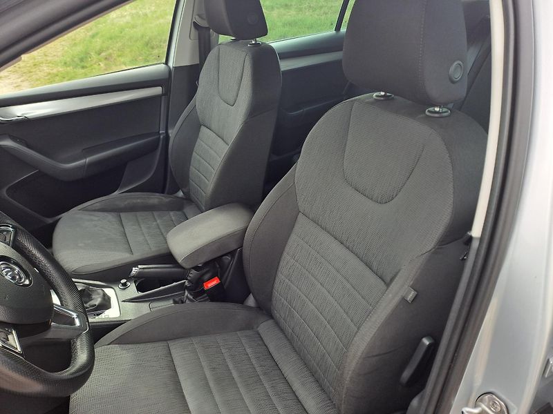 Škoda Octavia (2014) 1.6 TDi DSG PĚKNÝ STAV - fotka 11 z 33