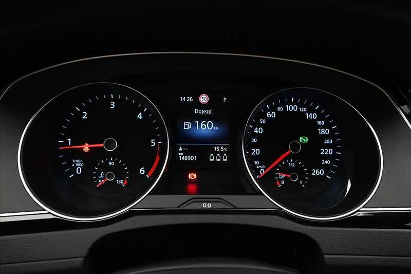 Volkswagen Passat 2,0 TDI 110kW DSG Business Zár - fotka 14 z 25