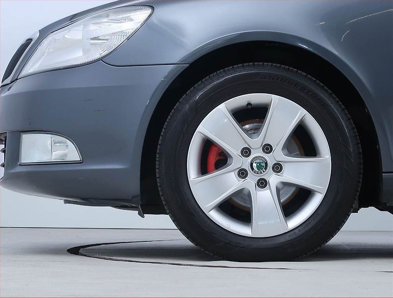 Škoda Octavia (2010) 2.0 TDI, Serv.kniha, Tempomat - fotka 14 z 17