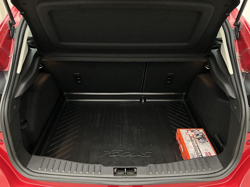 Ford Focus 1.5 ECOBOOST MAN 1. maj. - fotka 5 z 36