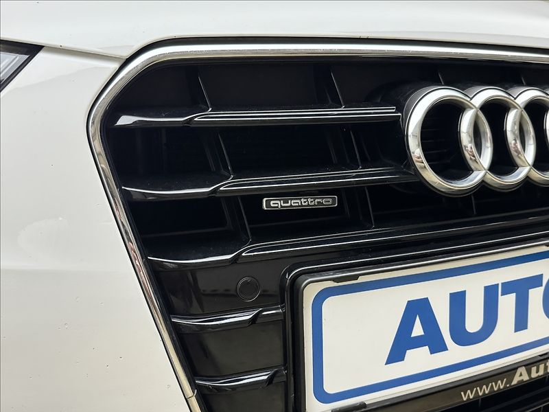Audi A5 2,0 140kW S-LINE 4X4 VÝHŘEV TZ - fotka 47 z 50