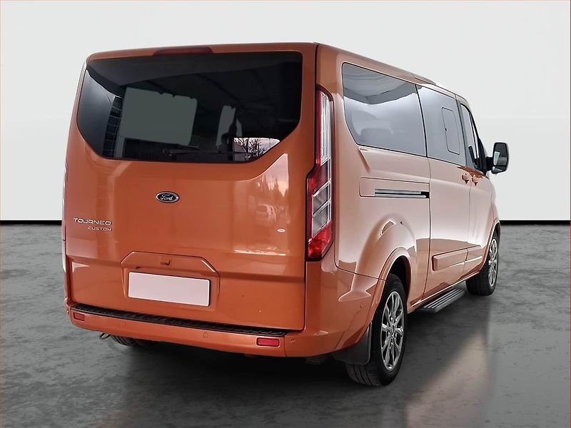 Ford Tourneo Custom (2019) Titanium 2.0 EcoBlue, ČR, DPH - fotka 5 z 23