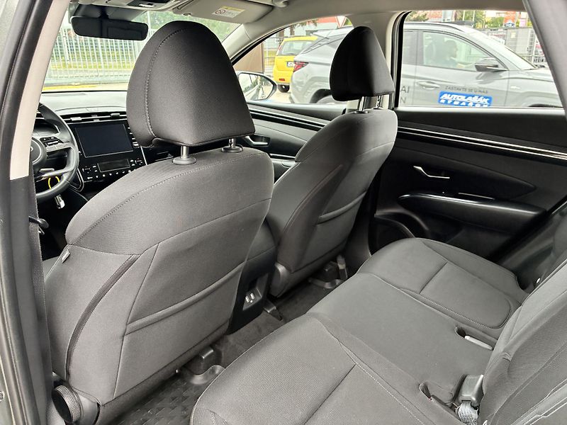 Hyundai Tucson 1.6T-GDi 110kW COMFORT - fotka 12 z 28
