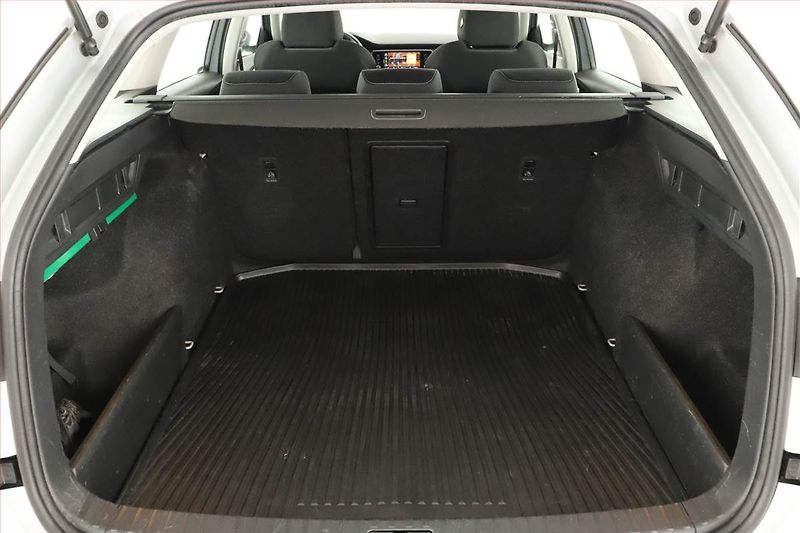 Škoda Octavia (2022) Ambition 2.0 TDI, ČR,1.maj - fotka 13 z 14