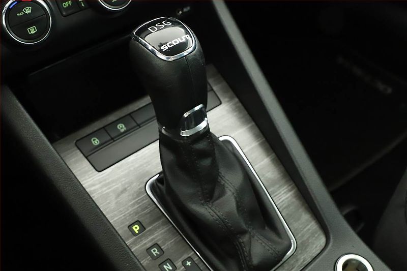Škoda Octavia (2015) Scout 2.0 TDI, 4X4, Automat - fotka 10 z 16