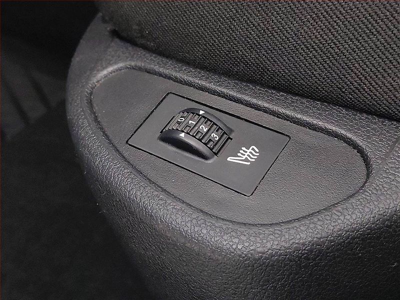 Peugeot 308 (2012) 1.6 HDi, Tempomat - fotka 15 z 20